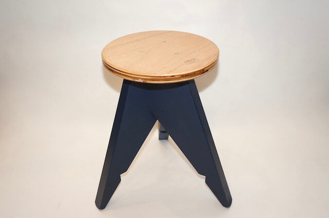 丸スツール（小）柄彫り