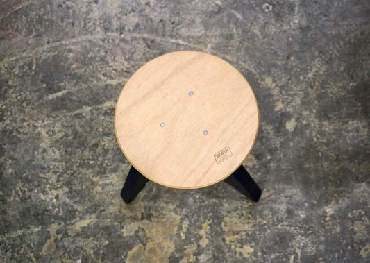 丸スツール（小）柄彫り